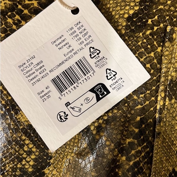 BAUM UND PFERDGARTEN Snake Print Mini Skirt - Picture 5 of 9